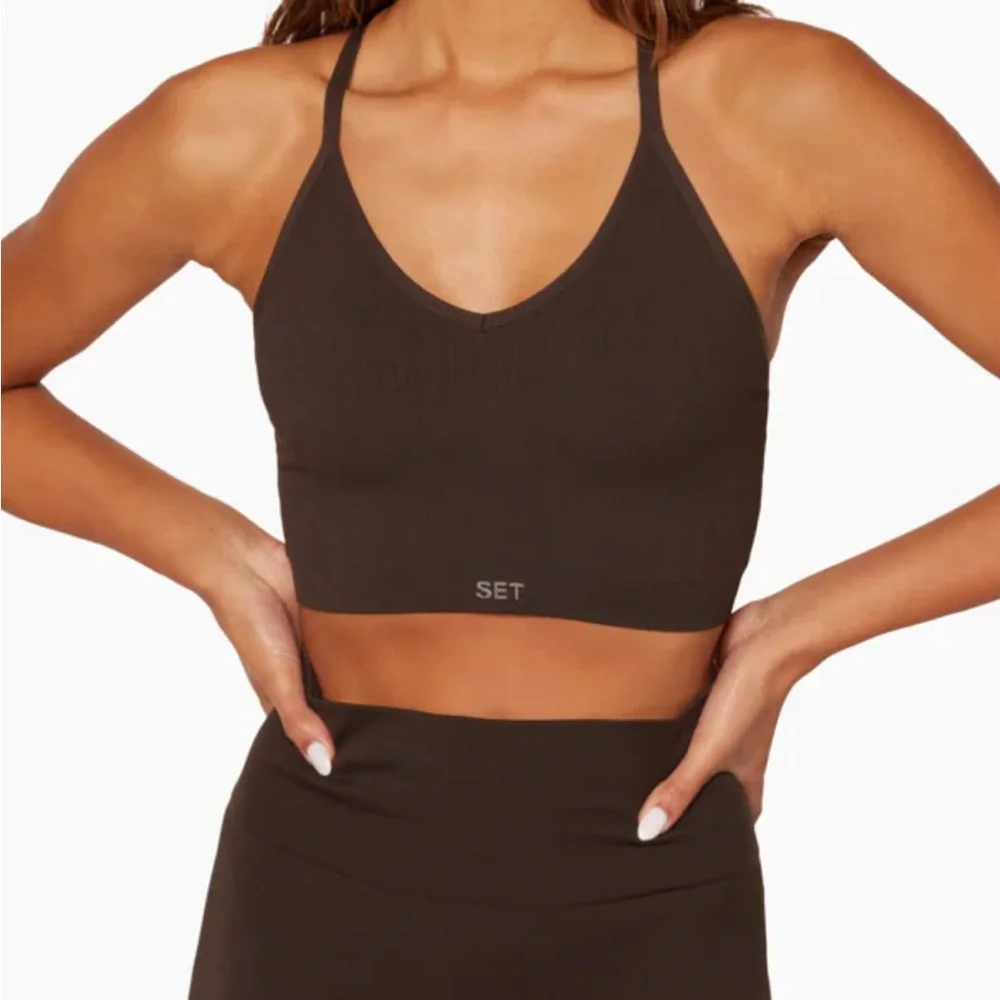 SET ACTIVE Sculptflex Ribbed V Bra in Mauve - Picture 2 of 6